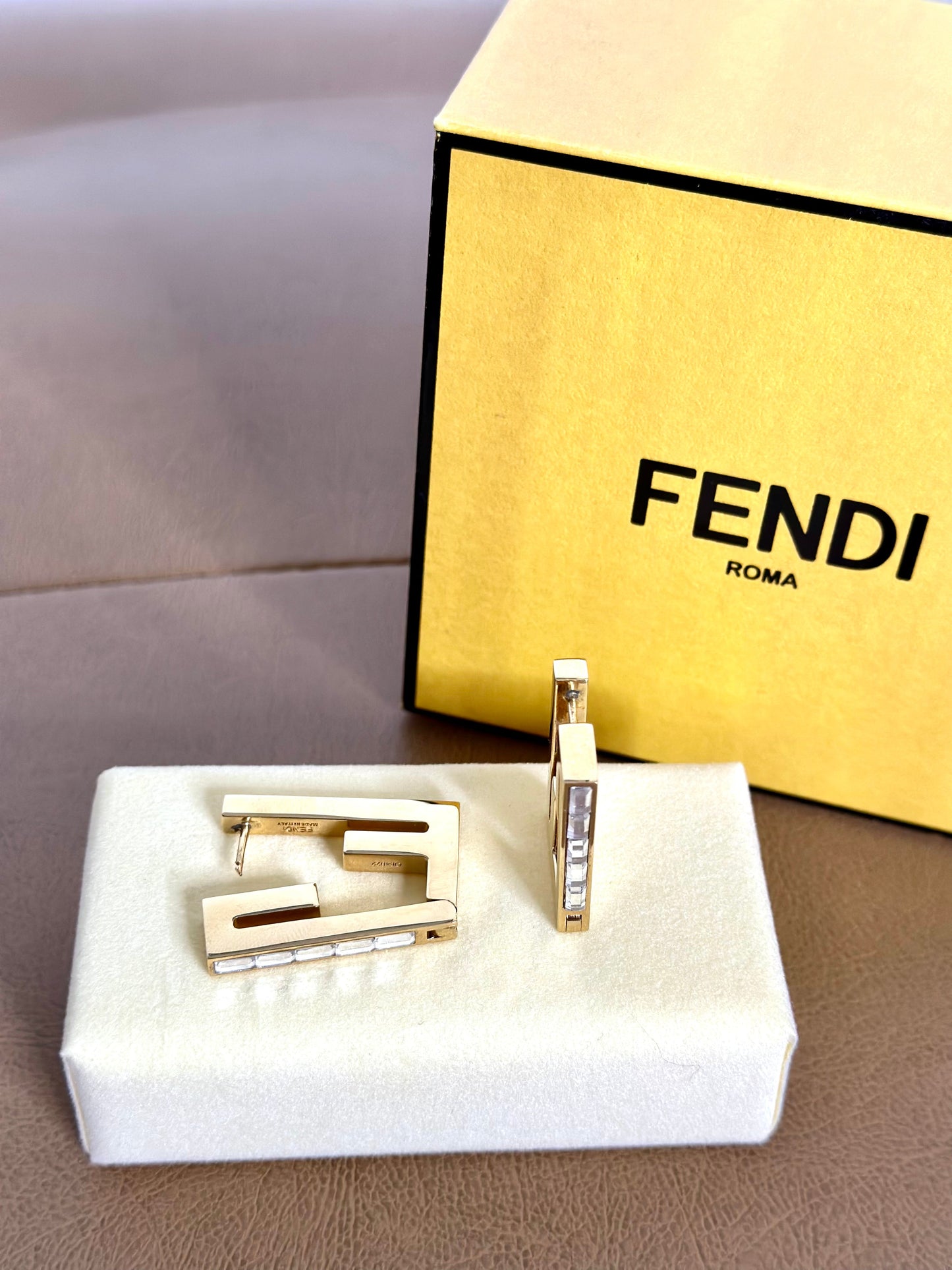 BOUCLES D'OREILLES FENDI