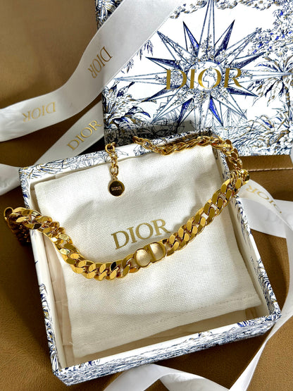 COLLIER DIOR