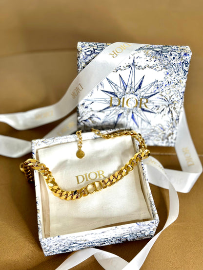 COLLIER DIOR